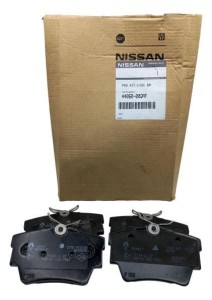 4406000Qaf Klocki Hamulcowe Nv300 Tył OE Nissan