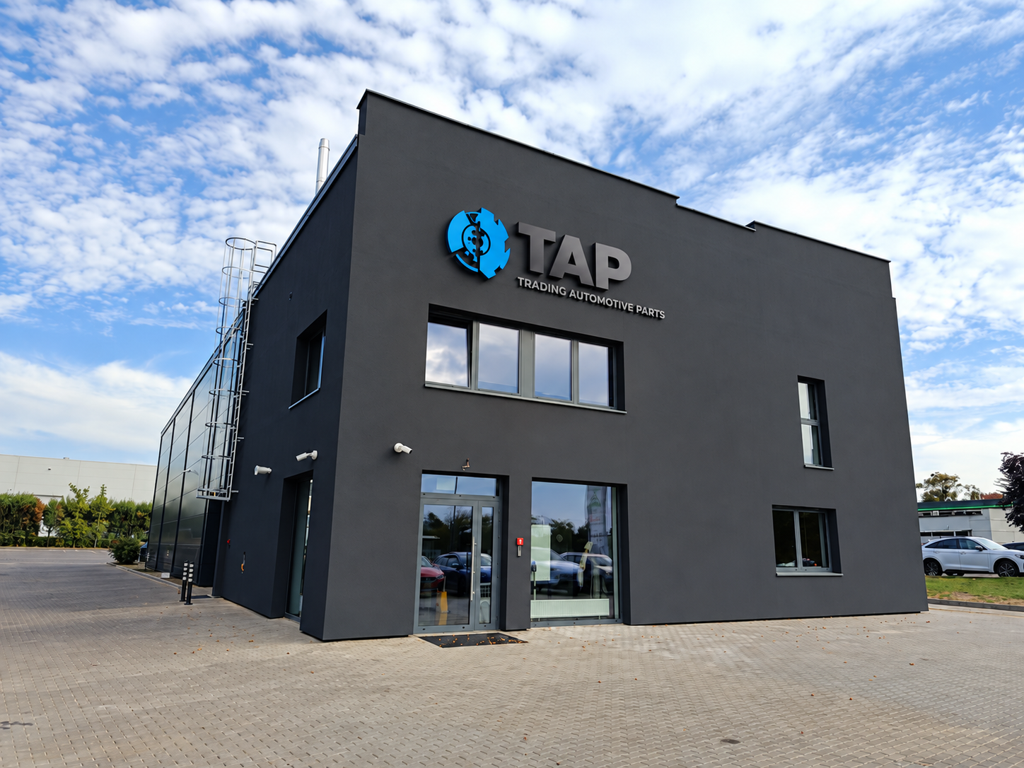 TAP24 w nowej lokalizacji – teraz kupisz części samochodowe także stacjonarnie